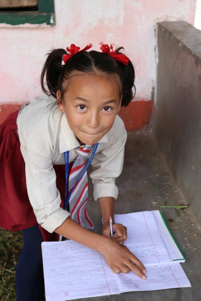 écoliere nepal