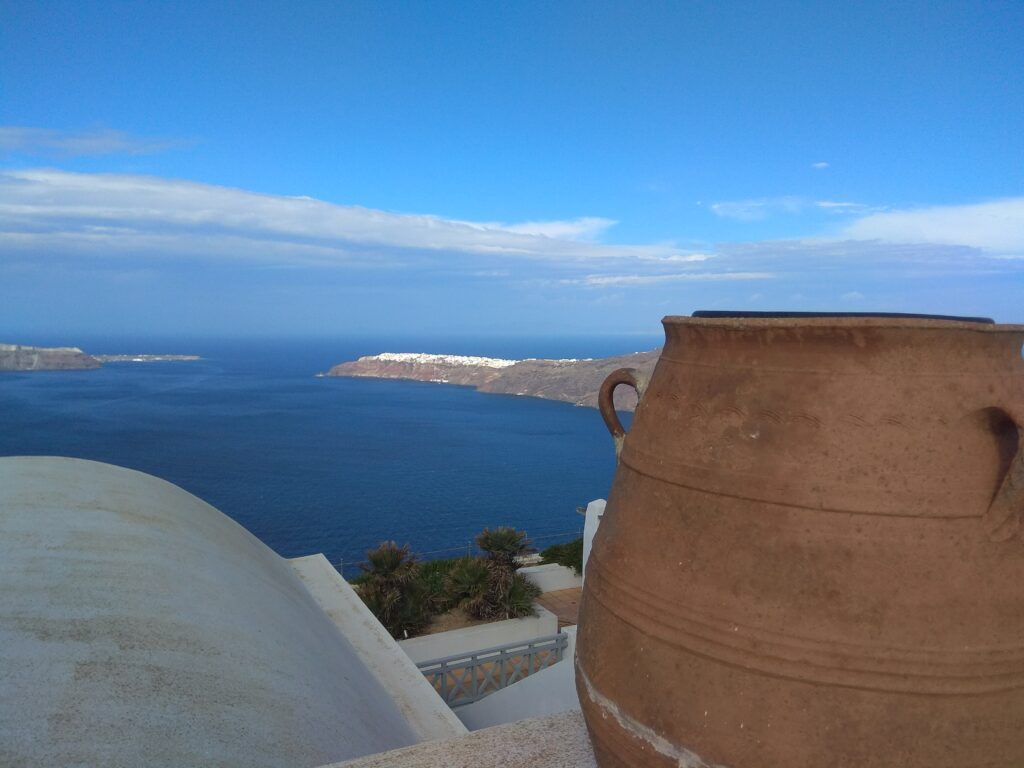 Jarre et vue sur la mer méditerranée